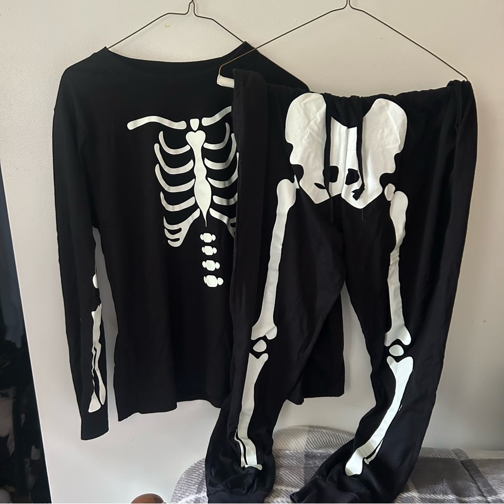 Serra Glow in the Dark Skeleton lounge set